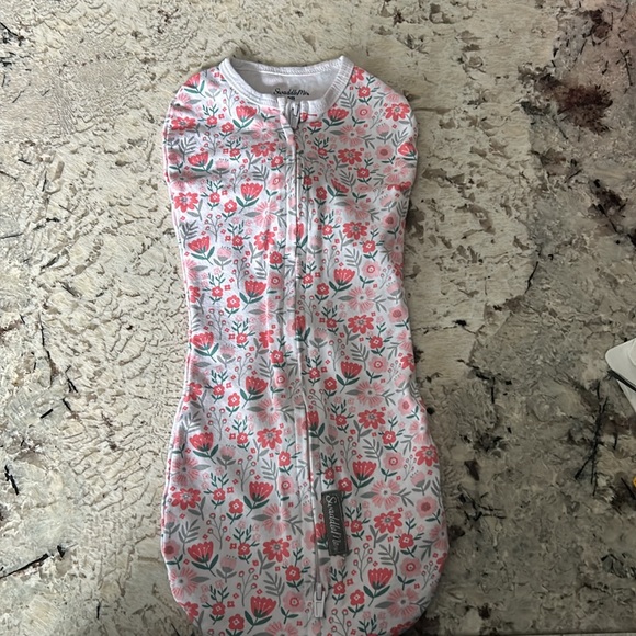 SwaddleMe - Picture 2 of 3
